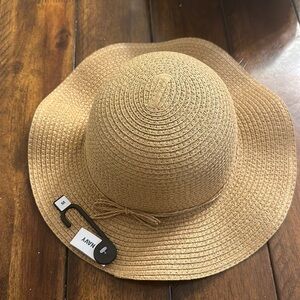 Little girls beach hat. Brand new from old navy